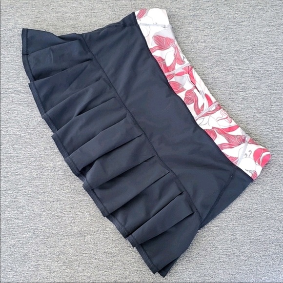 Lululemon Speed Skirt Size 8 - Picture 2 of 9